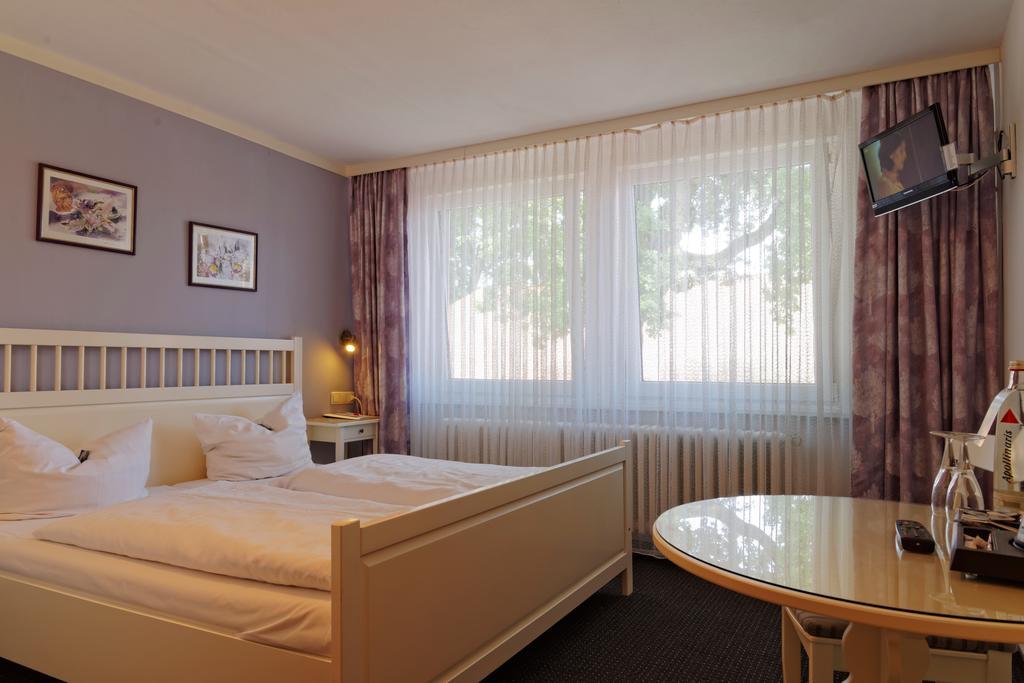 Landhotel Michaelishof Bergen (Lower-Saxony) Exterior foto